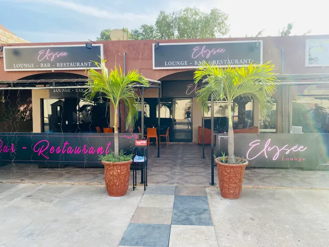 ÉLYSÉE LOUNGE SALY