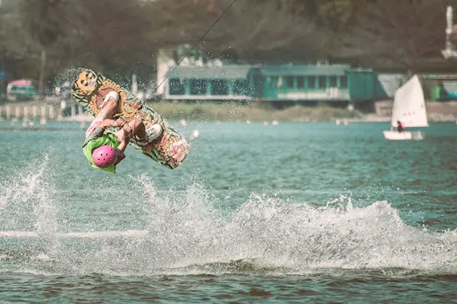 Lotus WakePark 蓮潭滑水主題樂園