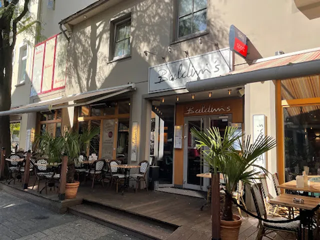 LOUIS' · Smash Burger, Bar & More