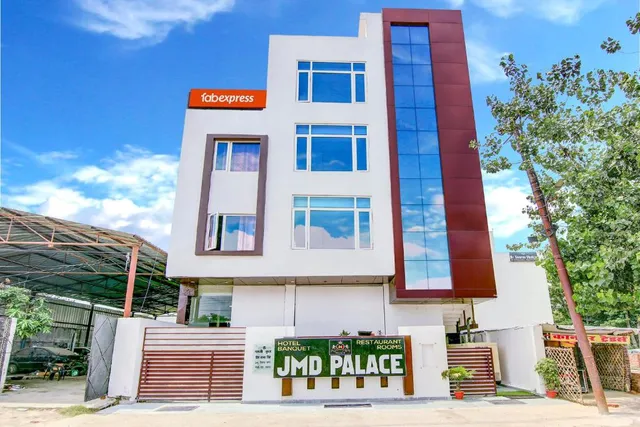 FabExpress The Gayatri Palace