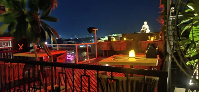 Tea’se Me - Rooftop Cafe & Bar