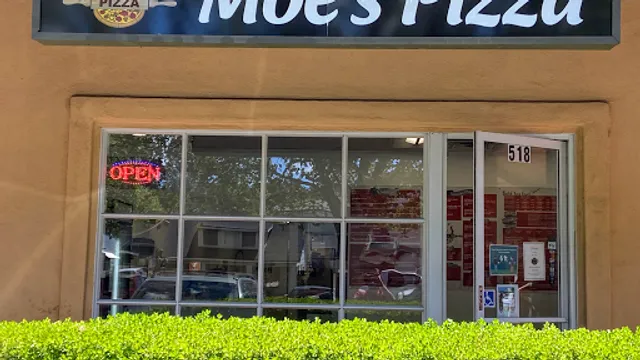 Moe's Pizza