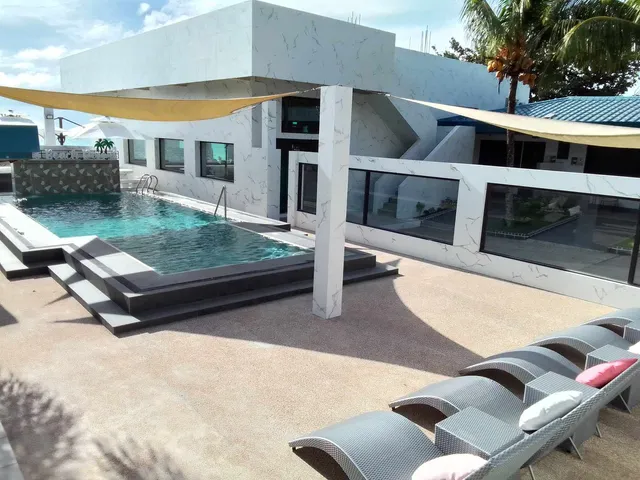 Cave Beach Resort - Boutique Accomodation