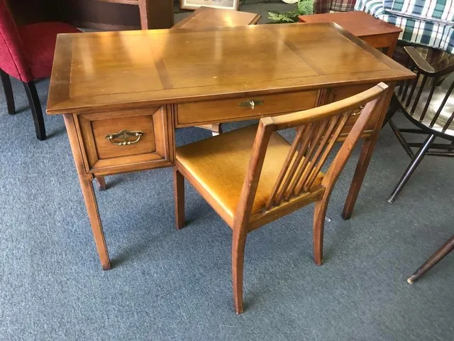 Nonnie’s Attic - Resale Home Furnishings