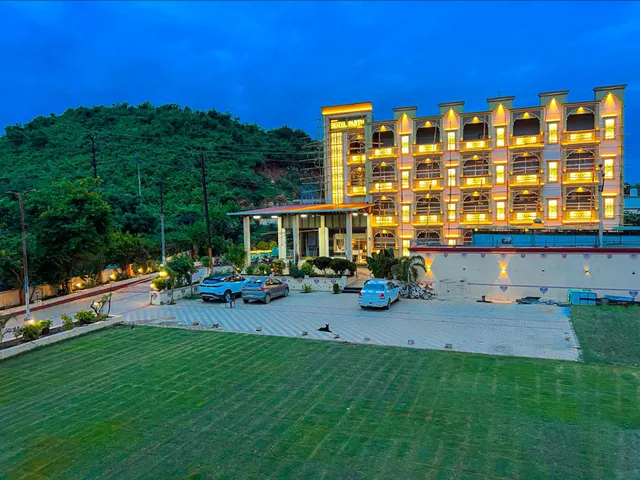 Hotel Parth