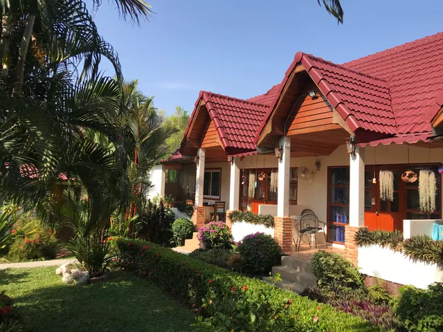 Falang Paradise Hotel