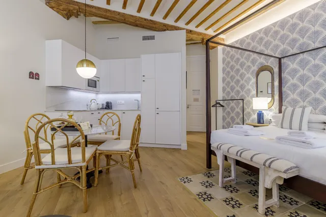 Palacio Vegafuente by Caleta Homes