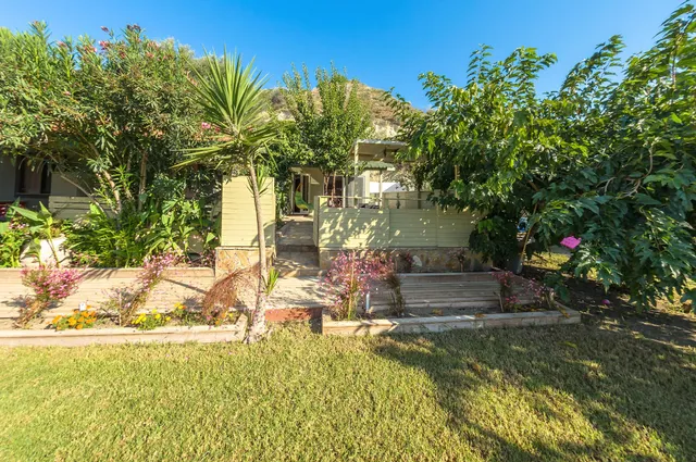 Tortuga Dafni bay Villas