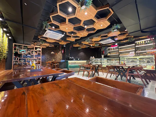 ROXBERRY THE STREET OUTLET