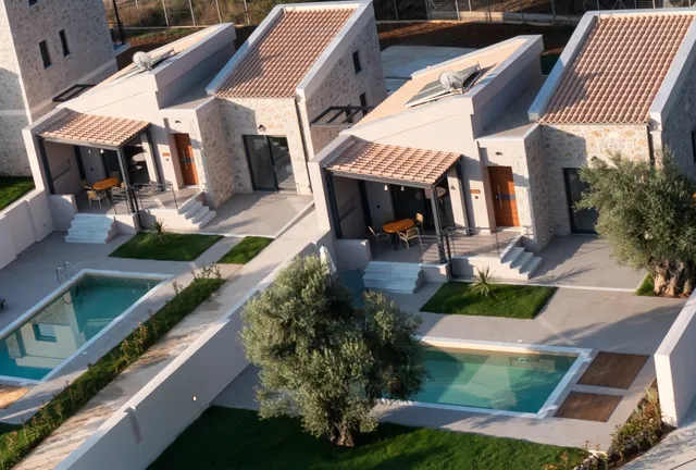 Rizomata Luxury Villas