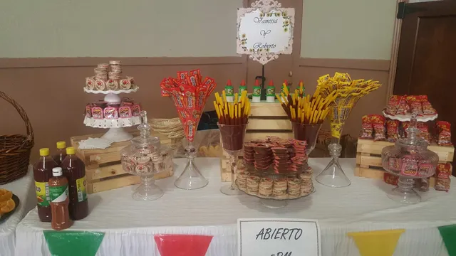 La Botana | Ice Parlor & Crepes Wendell