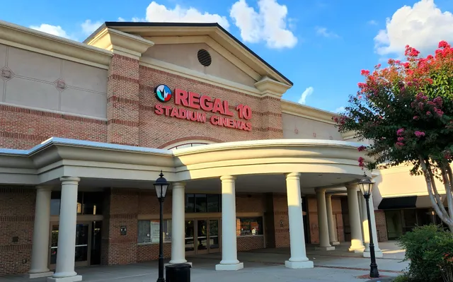 Regal Perimeter Pointe
