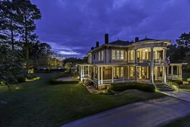 Abingdon Manor Inn & Restaurant