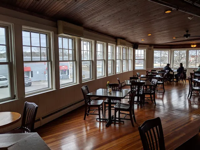 Glen Cove Hotel & Restaurant