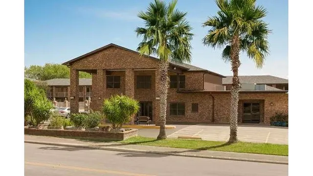 Super 8 by Wyndham Universal City