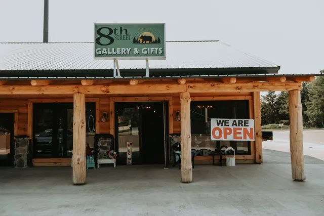 8th Street Gallery & Gifts