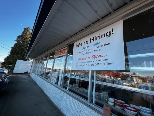 Red White & Blue Thrift Store - Gladstone