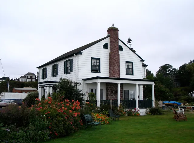 Commander's Beach House