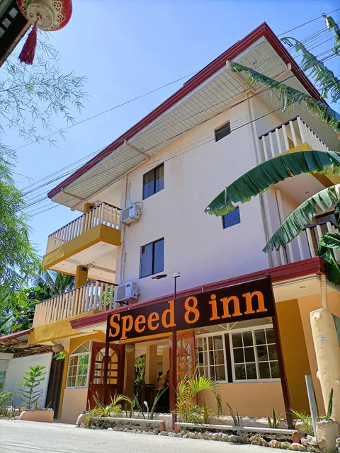 Speed 8 Inn Moalboal