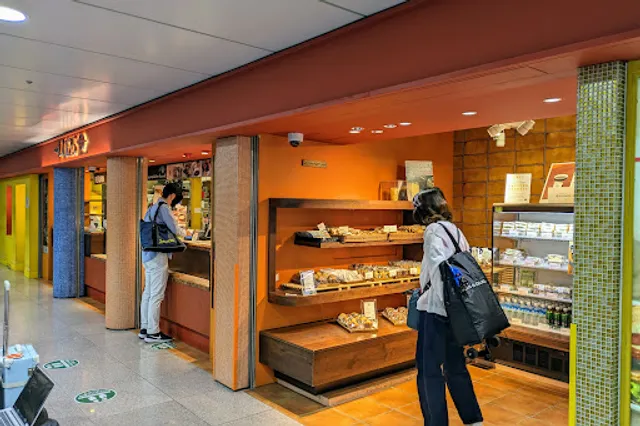 cafe LAT 25° (Shin-Yokohama Station)