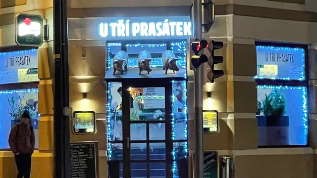 U Tří Prasátek (Three Piglets)