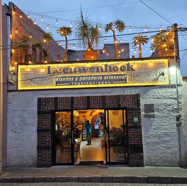 Leeuwenhoek. Viandas y panadería artesanal.