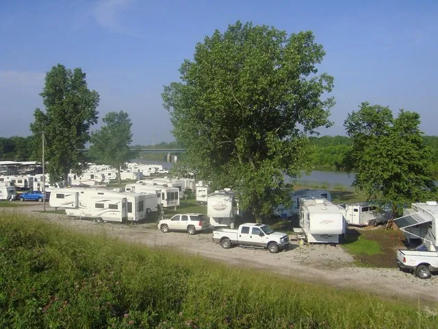 Kaskaskia River Camping & RV Park
