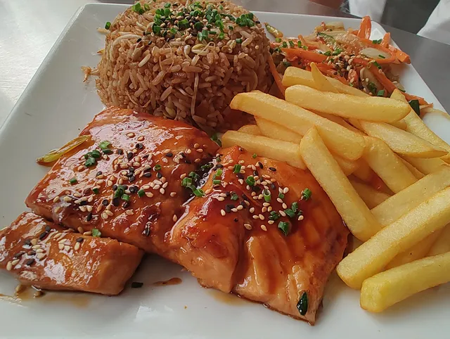 Yamato sushi wok sede Cedritos