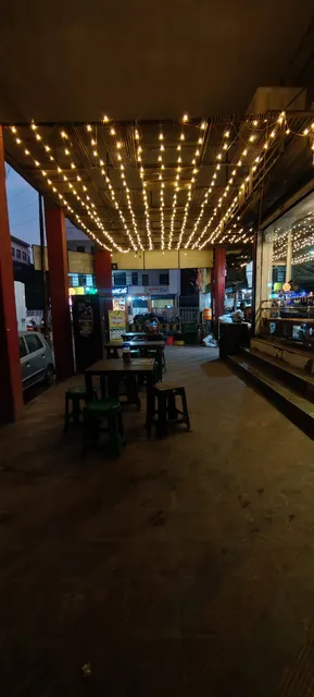 Dhanraj Momos & Chinese Center - Best momos & Chinese Restaurant