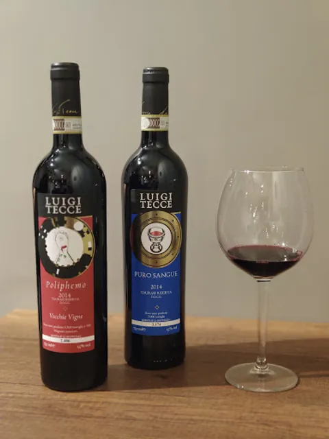 Tato Coffee and Wine