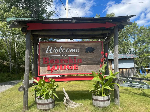 Bearskin Lodge & Outfitters