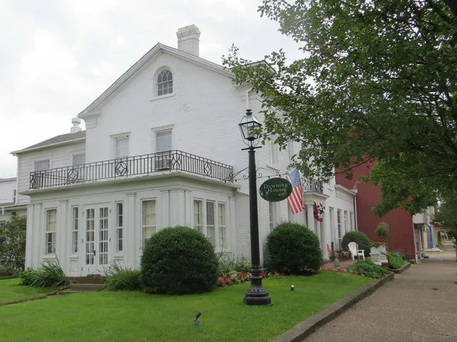 Downing House Bed & Breakfast