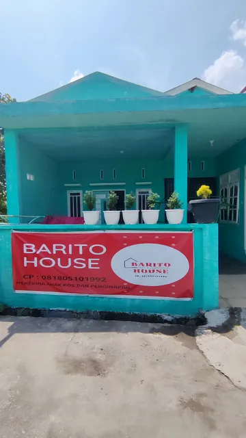 OYO 93298 Barito House