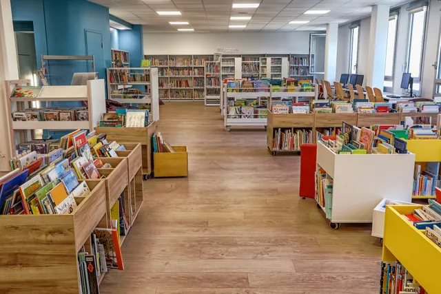 Library Time Joyeuse