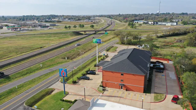 Holiday Inn Express & Suites Sulphur Springs by IHG