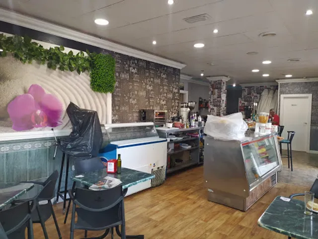 Cafetería - Cervecería Mya