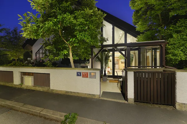 A. V. PENSION PRAGUE