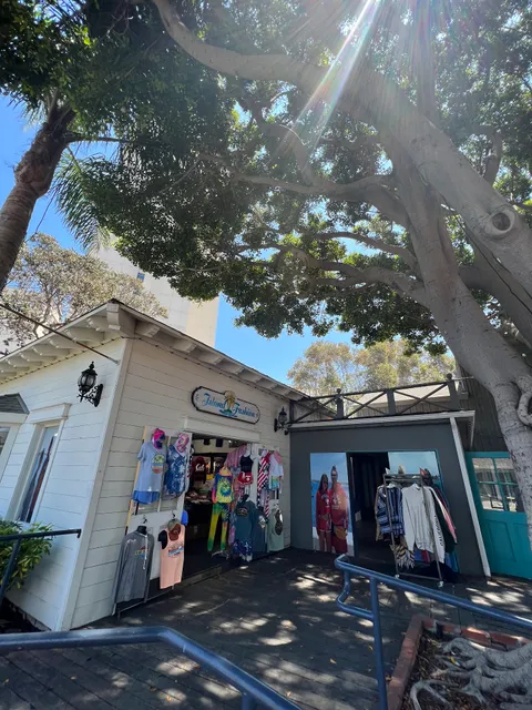 Seaport Island Fashion