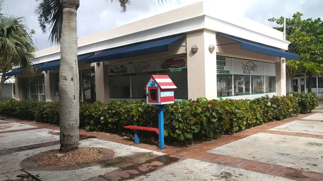 Las Canas Market Place