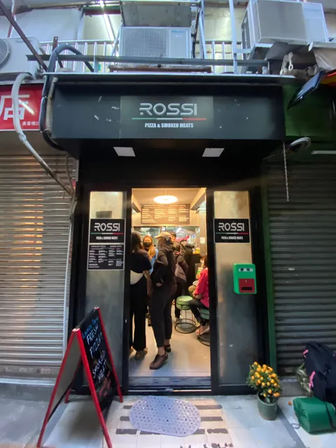 Rossi’s Pizza and Smoked Meats