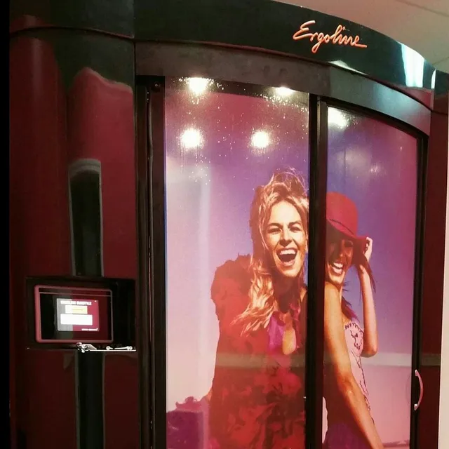 Kuttn' Place Salon & Boutique