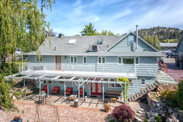 Blackbird Glen Bed & Breakfast