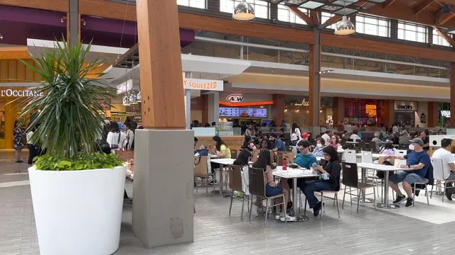 Tsawwassen Mills Food Court