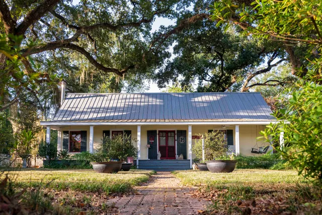 Country Charm Bed & Breakfast