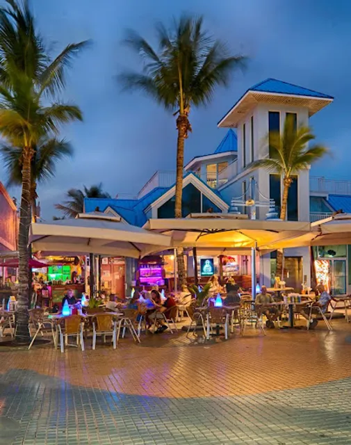 La Ola Surfside Restaurant at Fort Myers Beach