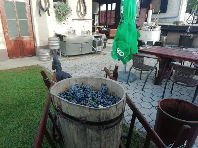 Kirbiš Janko s.p. - Gostilna slovenski hram