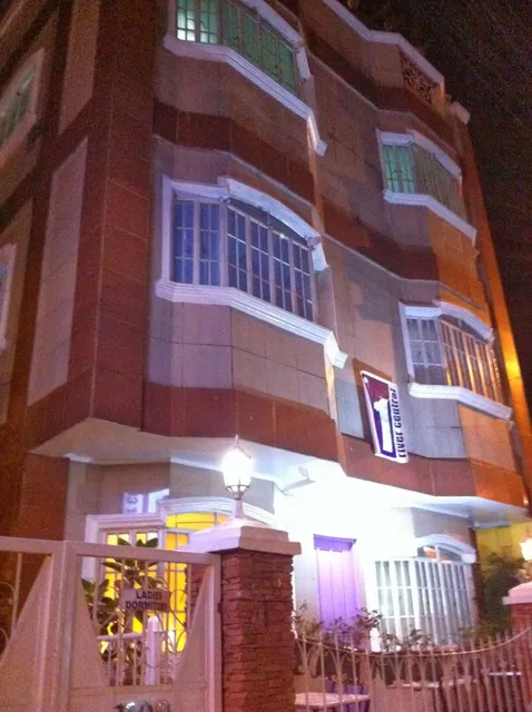 1 River Central Hostel