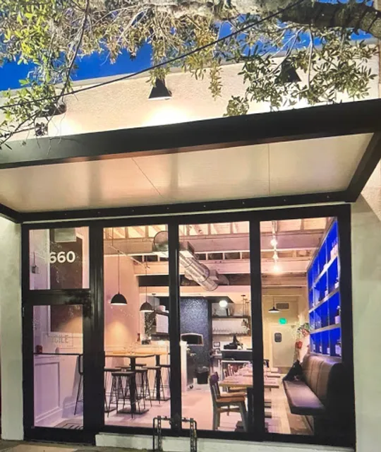 Lucile Pizza & Wine Bar