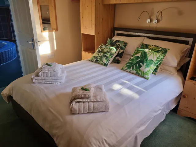 Igguldene Retreat with Exclusive Jacuzzi