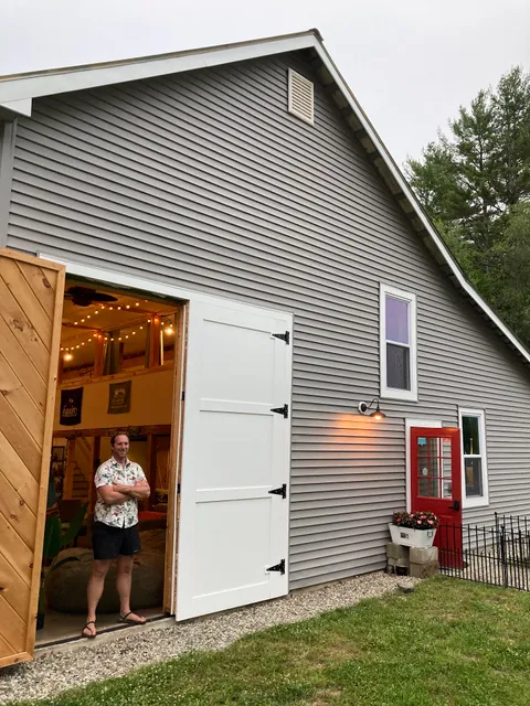 Barn Door Hostel and Campground